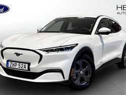 Vit (white) Begagnad 2022 Ford Mustang Mach-E Standard Range SUV | 324 900 kr (Marknadspris)