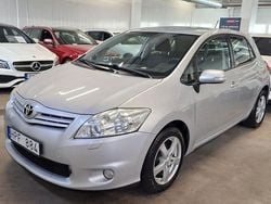 Silver Begagnad 2010 Toyota Auris Halvkombi | 85 000 kr (Marknadspris)