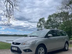 Grå Begagnad 2011 Ford Focus Platinum Kombi | 28 000 kr (Marknadspris)