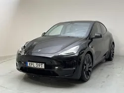 Svart Begagnad 2022 Tesla Model Y SUV | 380 000 kr (Bra pris)