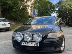 Svart Begagnad 2005 Volvo V50 Kombi | 20 000 kr (Marknadspris)