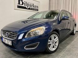 Blå Begagnad 2011 Volvo V60 Summum Kombi | 99 900 kr (Marknadspris)