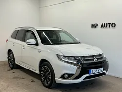 Vit Begagnad 2018 Mitsubishi Outlander P-HEV SUV | 208 500 kr (Marknadspris)