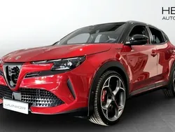Röd (red) Ny 2024 Alfa Romeo Junior Veloce SUV | 516 800 kr