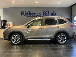 Brun Begagnad 2024 Subaru Forester SUV | 409 900 kr (Marknadspris)
