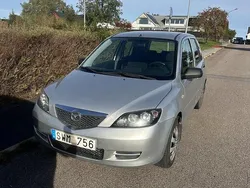 Grå Begagnad 2006 Mazda 2 Comfort Halvkombi | 23 000 kr