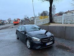 Svart Begagnad 2013 Mercedes A180 Style Halvkombi | 115 000 kr (Marknadspris)