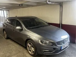 Grå Begagnad 2017 Volvo V60 Momentum Kombi | 155 000 kr (Bra pris)