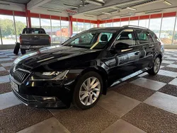 Svart Begagnad 2016 Skoda Superb Style Kombi | 124 900 kr (Marknadspris)