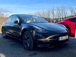 Svart Begagnad 2023 Tesla Model 3 Long Range AWD Sedan | 312 000 kr (Marknadspris)