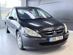 Svart Begagnad 2003 Peugeot 307 Halvkombi | 19 900 kr (Marknadspris)
