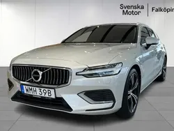Vit Begagnad 2021 Volvo V60 Inscription Kombi | 279 900 kr (Marknadspris)