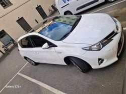 Vit Begagnad 2013 Toyota Auris Hybrid Executive Halvkombi | 91 000 kr (Marknadspris)