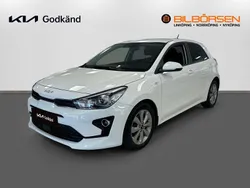 Vit Begagnad 2022 Kia Rio Advance Halvkombi | 179 900 kr (Marknadspris)