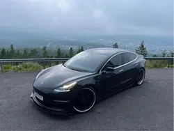 Svart Begagnad 2019 Tesla Model 3 Long Range AWD Sedan | 275 000 kr (Dyr)