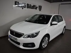 Vit Begagnad 2019 Peugeot 308 Active Halvkombi | 137 500 kr (Marknadspris)