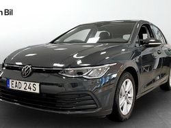 Grå Begagnad 2022 VW Golf VIII Life Kombi | 229 800 kr (Marknadspris)