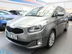 Grå Begagnad 2013 Kia Carens Minibuss | 64 900 kr (Marknadspris)