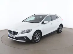 Vit Begagnad 2015 Volvo V40 CC Momentum Kombi | 183 000 kr
