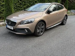 Brun Begagnad 2013 Volvo V40 CC Summum Kombi | 175 000 kr (Lite dyr)