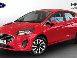 Röd (red) Begagnad 2022 Ford Fiesta Titanium Halvkombi | 179 900 kr (Lite dyr)