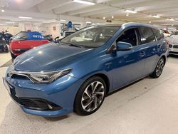 Blå (tropical sea metallic) Begagnad 2016 Toyota Auris Touring Sports Active Kombi | 159 900 kr (Marknadspris)