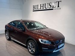 Brun Begagnad 2016 Volvo S60 CC Momentum Sedan | 229 900 kr (Marknadspris)