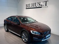 Brun Begagnad 2016 Volvo S60 CC Momentum Sedan | 229 900 kr (Marknadspris)