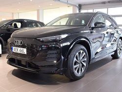 Svart Ny 2025 Audi Q6 e-tron SUV | 722 900 kr (Marknadspris)