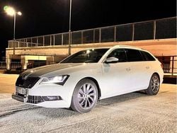 Vit Begagnad 2018 Skoda Superb Business Line Kombi | 220 000 kr (Bra pris)