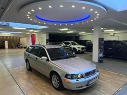 Ljusgrå Begagnad 2002 Volvo V40 Kombi | 34 900 kr (Dyr)