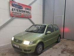 Ljusgrön Begagnad 2000 VW Polo Halvkombi | 24 900 kr (Dyr)