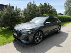 Grå Begagnad 2022 Audi e-tron Advanced SUV | 535 000 kr (Dyr)