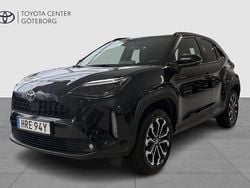 Svart Begagnad 2024 Toyota Yaris Cross Active SUV | 299 900 kr (Marknadspris)