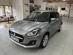 Grå Begagnad 2023 Suzuki Swift Halvkombi | 198 900 kr (Marknadspris)