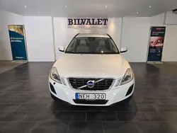 Vit Begagnad 2013 Volvo XC60 Momentum SUV | 129 900 kr (Marknadspris)