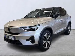 Ljusgrå Begagnad 2022 Volvo XC40 Plus SUV | 369 900 kr