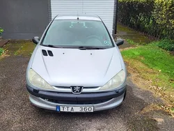 Grå Begagnad 2003 Peugeot 206 Halvkombi | 12 000 kr (Marknadspris)