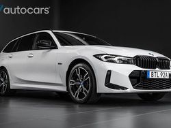 Vit Begagnad 2022 BMW 330e M Sport Kombi | 428 750 kr
