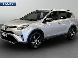 Silver Begagnad 2017 Toyota RAV4 Hybrid Active SUV | 214 900 kr (Marknadspris)