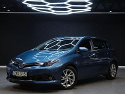 Blå Begagnad 2015 Toyota Auris Hybrid Comfort Halvkombi | 144 800 kr (Marknadspris)