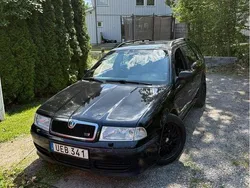Svart Begagnad 2003 Skoda Octavia Tour Kombi | 15 000 kr (Superpris)
