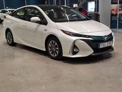 Vit Begagnad 2018 Toyota Prius Plug-in Hybrid Executive Halvkombi | 239 900 kr (Lite dyr)