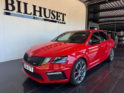 Röd Begagnad 2019 Skoda Octavia RS Halvkombi | 259 900 kr (Marknadspris)