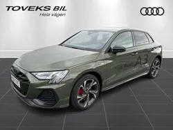 Grön (distriktgrön metallic) Begagnad 2025 Audi A3 Sportback e-tron S-Line Sedan | 489 000 kr