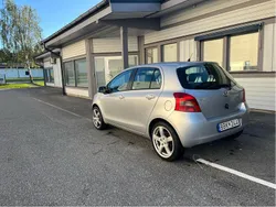 Silver Begagnad 2006 Toyota Yaris Halvkombi | 33 000 kr (Marknadspris)