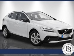 Vit Begagnad 2018 Volvo V40 CC Kombi | 199 900 kr (Marknadspris)