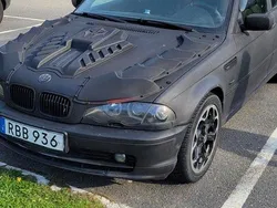 Svart Begagnad 2000 BMW 318 Sedan | 5 000 kr