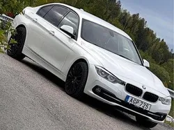 Vit Begagnad 2018 BMW 320 Sport Line Sedan | 215 000 kr (Bra pris)