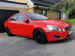 Röd Begagnad 2013 Volvo S60 Summum Sedan | 109 000 kr (Superpris)